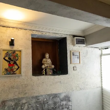 Spacious And Comfortable Historic Place Near Kaleici Detached House